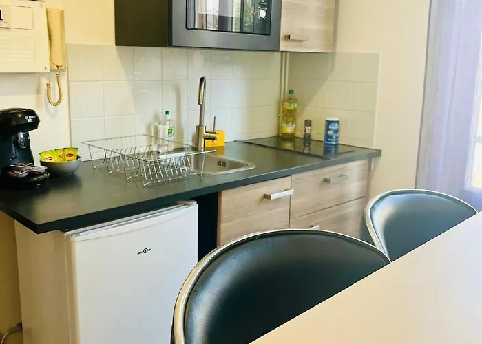 Dalikyda Les Reves De Massillon Parking Gratuit Dans Le Rue アパート *